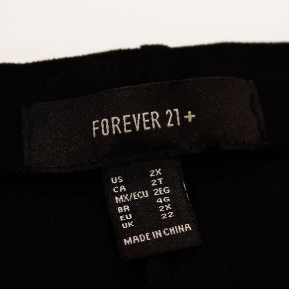 Curvy 2X! Flare Legging -Everyday Cool for Errands, Lounging & Out-the-Door Days - Picture 4 of 5